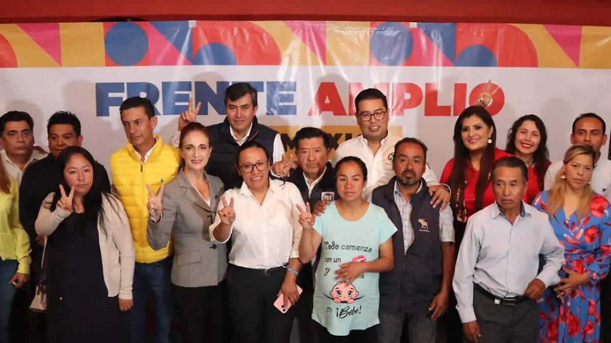 Dirigentes del PAN, PRI y PRD brindaron rueda de prensa en el municipio